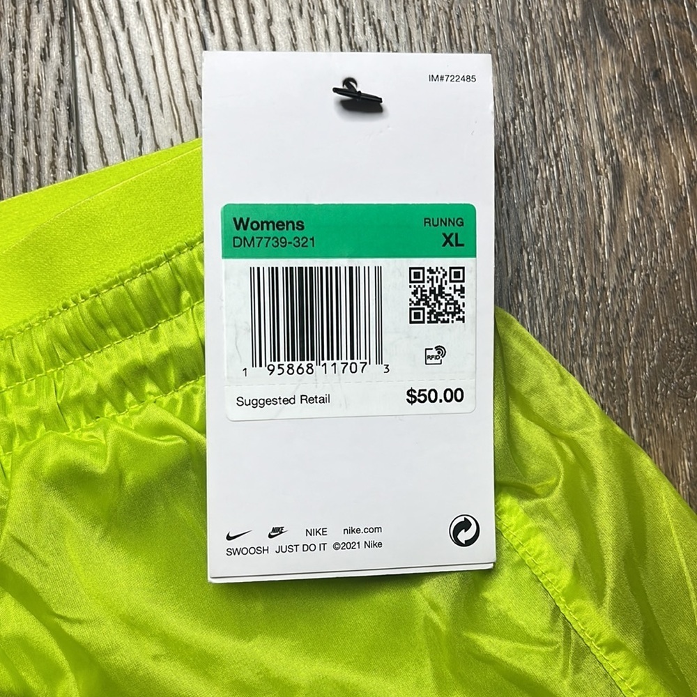 Women’s Nike Green Tempo Luxe Running Shorts XL - Picture 9 of 9